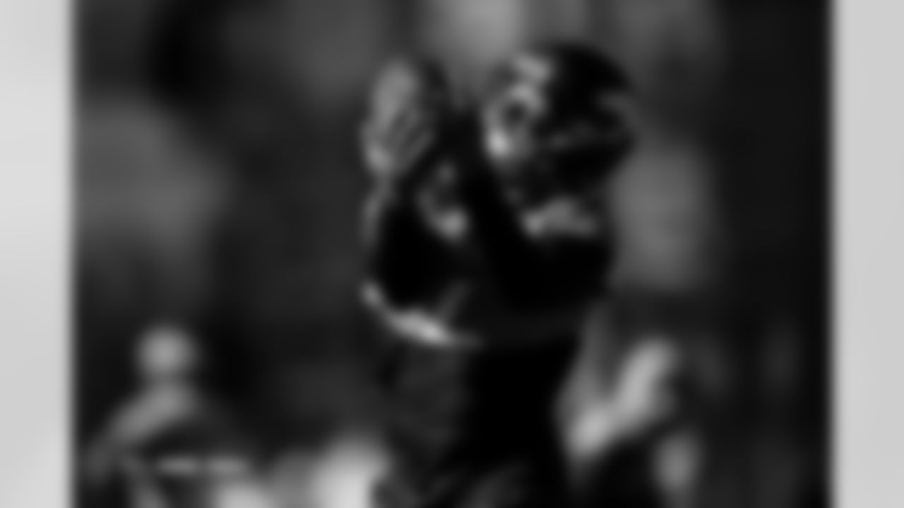 P.J. Locke during practice at Broncos Park Powered by CommonSpirit in Englewood, Colorado on October 29, 2025. Photo by Ben Swanson / Denver Broncos