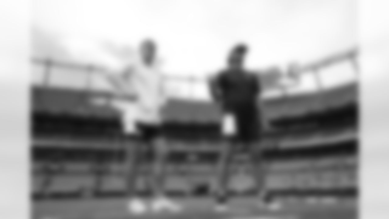 Bo Nix and Jarrett Stidham during the Broncos' preseason Week 2 game against the Green Bay Packers at Empower Field at Mile High in Denver, Colorado on August 18, 2024. (Photo by Ben Swanson/Denver Broncos)