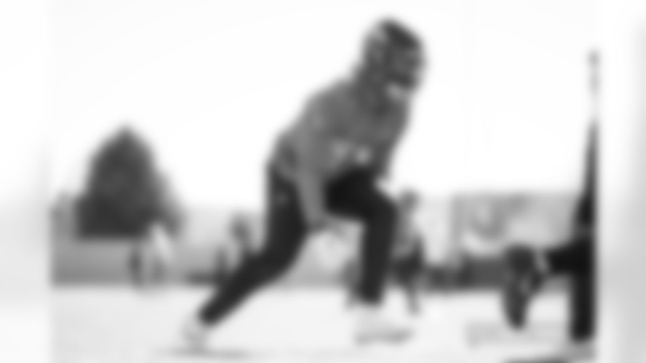 Dre Greenlaw during practice at Broncos Park Powered by CommonSpirit in Englewood, Colorado on October 29, 2025. Photo by Ben Swanson / Denver Broncos