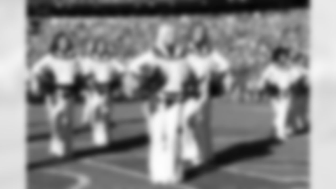 before the Broncos' Divisional Round playoff game against the Buffalo Bills at Empower Field at Mile High in Denver, Colorado on January 17, 2026. Photo by Adam Bratten / Denver Broncos