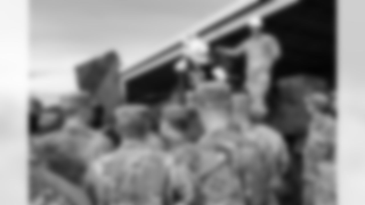 Denver Broncos Cheerleaders and Broncos alumni visit the United States Army post at Fort Carson during the Salute to Service Caravan on December 16, 2025. Photo by Ben Swanson / Denver Broncos