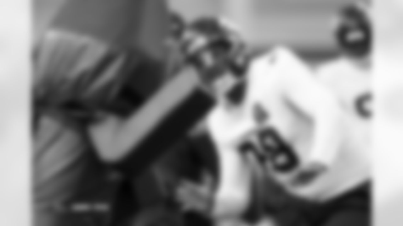 John Franklin-Myers during practice at Broncos Park Powered by CommonSpirit in Englewood, Colorado on October 3, 2025. Photo by Ben Swanson / Denver Broncos