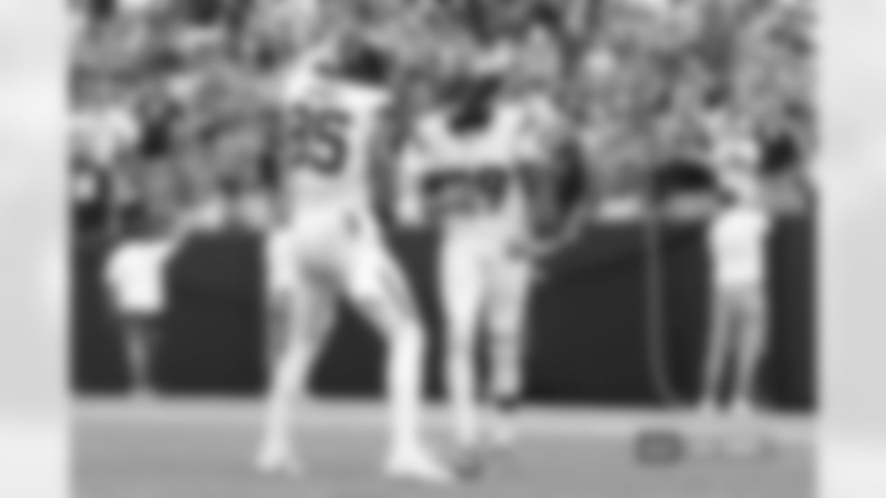 Brandon Johnson #89 of the Denver Broncos celebrates after scoring a touchdown during the fourth quarter of the Broncos' Preseason Week 3 game against the Arizona Cardinals at Empower Field At Mile High on August 25, 2024 in Denver, Colorado. (Photo by Gabriel Christus/Denver Broncos)