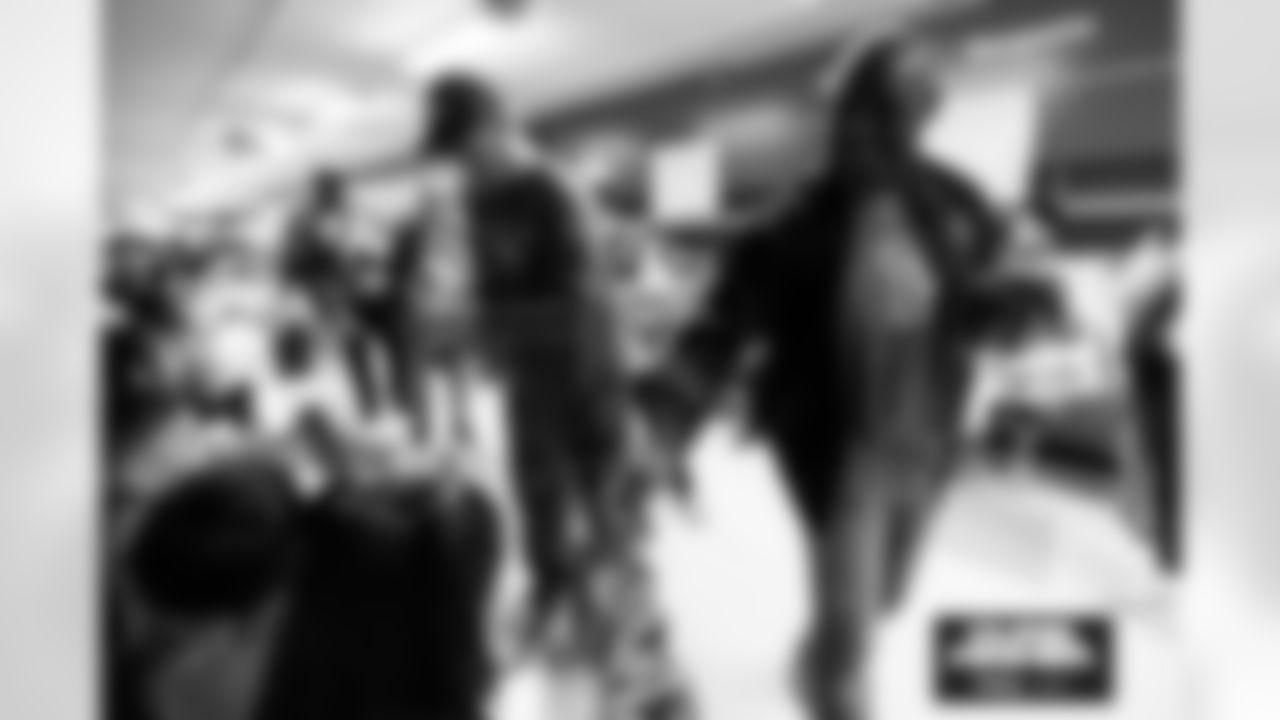 Students cheer on the Broncos during a school hallway parade to celebrate the Denver Broncos making the playoffs at Godsman Elementary School in Denver, Colorado on January 16, 2026. Photo by Ben Swanson / Denver Broncos