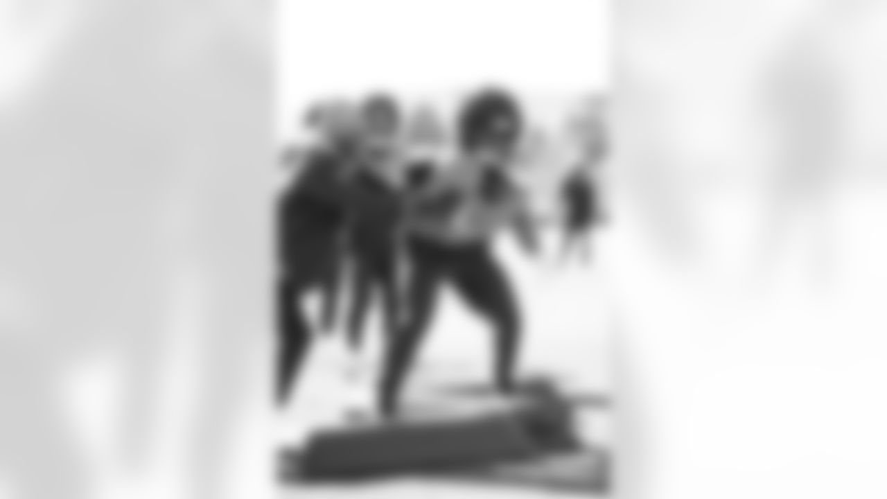 RJ Harvey during practice at Broncos Park Powered by CommonSpirit in Englewood, Colorado on November 27, 2025. Photo by Ben Swanson / Denver Broncos