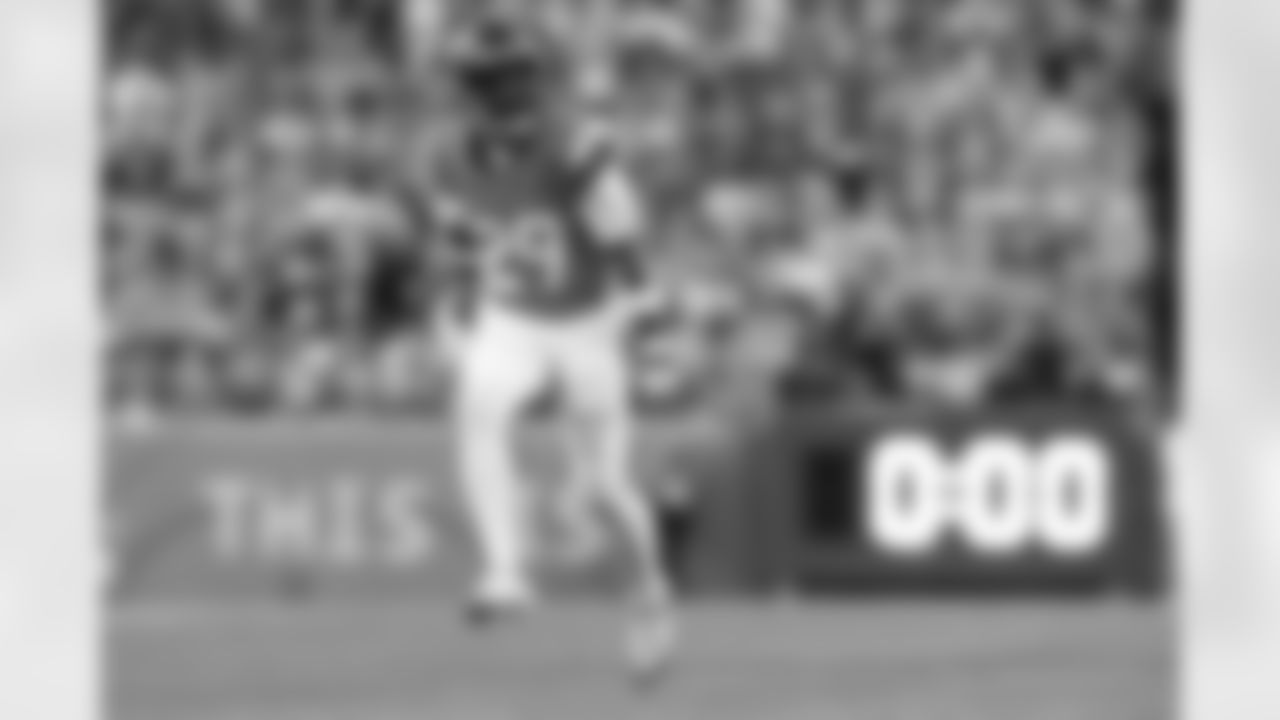 Denver Broncos cornerback Ja'Quan McMillian (29) celebrates a sack during the Broncos' Week 11 game against the Kansas City Chiefs at Empower Field at Mile High in Denver, Colorado on November 16, 2025. Photo by Gavin Liddell / Denver Broncos