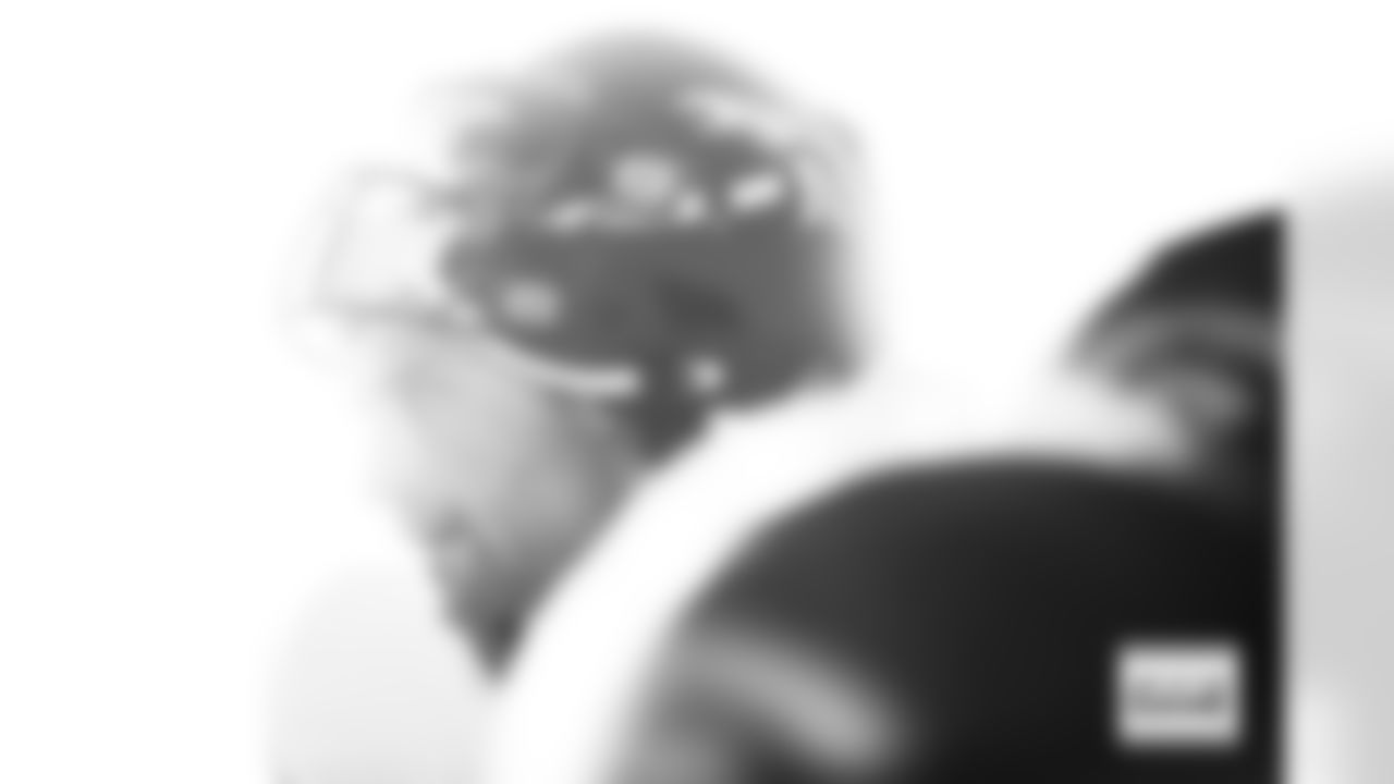 Denver Broncos cornerback Riley Moss (21) exits the tunnel before the Broncos' Week 5 game against the Philadelphia Eagles at Lincoln Financial Field in Philadelphia, Pennsylvania on October 5, 2025. Photo by Ben Swanson / Denver Broncos