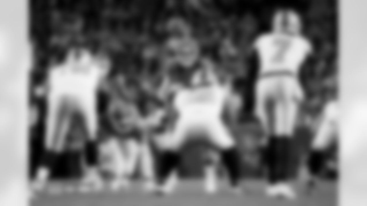 Alex Singleton (49) during the Broncos' Week 10 game against the Las Vegas Raiders at Empower Field at Mile High in Denver, Colorado on November 6, 2025. Photo by Gavin Liddell / Denver Broncos