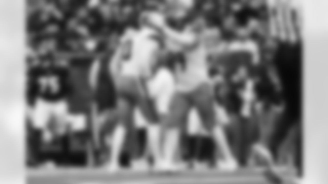 Zach Allen and Jonathon Cooper (0) during the Broncos' Week 9 game against the Houston Texans at NRG Stadium in Houston, Texas on November 2, 2025. Photo by Gabriel Christus / Denver Broncos