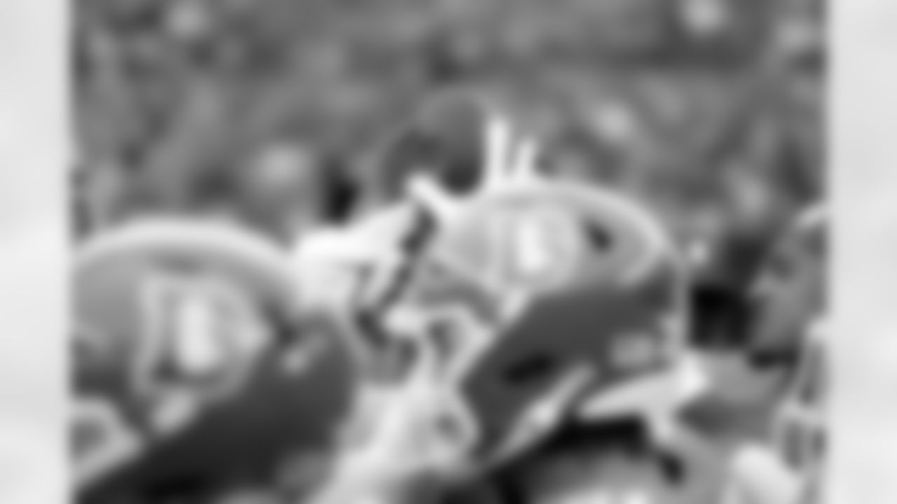 Players huddle before the Broncos' Week 8 game against the Dallas Cowboys at Empower Field at Mile High in Denver, Colorado on October 26, 2025. Photo by Gabriel Christus / Denver Broncos