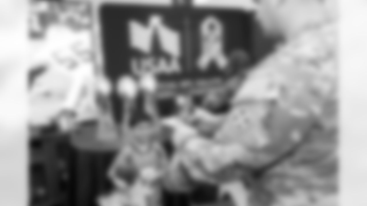 Denver Broncos Cheerleaders and Broncos alumni visit the United States Army post at Fort Carson during the Salute to Service Caravan on December 16, 2025. Photo by Ben Swanson / Denver Broncos