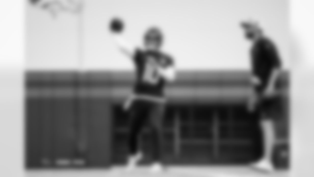 Bo Nix during practice at Broncos Park Powered by CommonSpirit in Englewood, Colorado on October 3, 2025. Photo by Ben Swanson / Denver Broncos