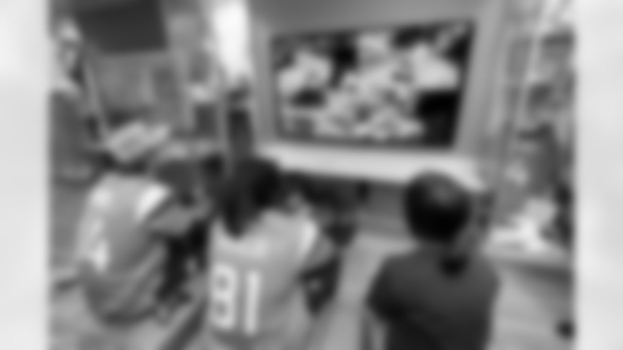 Caleb Lohner and Jerjuan Newton during a rookie visit to the Children's Hospital Colorado on Monday, June 2, 2025 in Aurora, Colorado.
Photo by Gabriel Christus / Denver Broncos