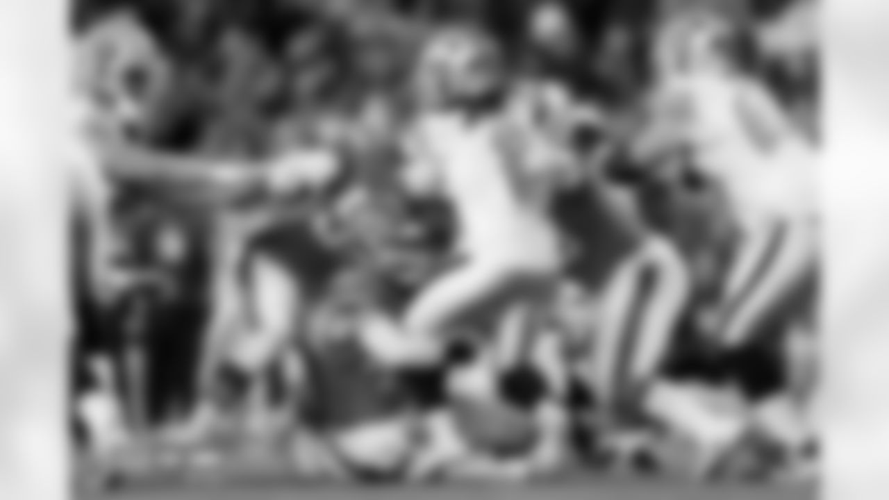 Alex Singleton during the Broncos' Week 10 game against the Las Vegas Raiders at Empower Field at Mile High in Denver, Colorado on November 6, 2025. Photo by Ben Swanson / Denver Broncos