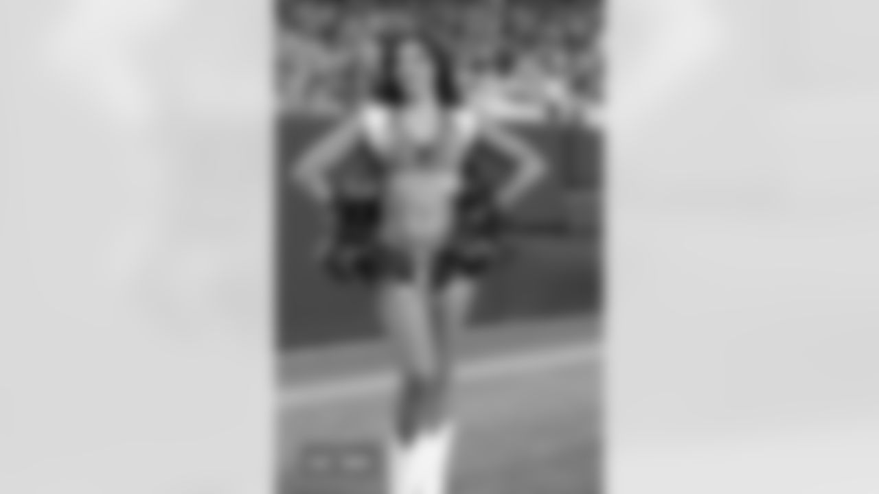 Denver Broncos Cheerleaders perform during the Broncos' preseason Week 2 game against the Arizona Cardinals at Empower Field at Mile High in Denver, Colorado on August 16, 2025. Photo by Adam Bratten / Denver Broncos