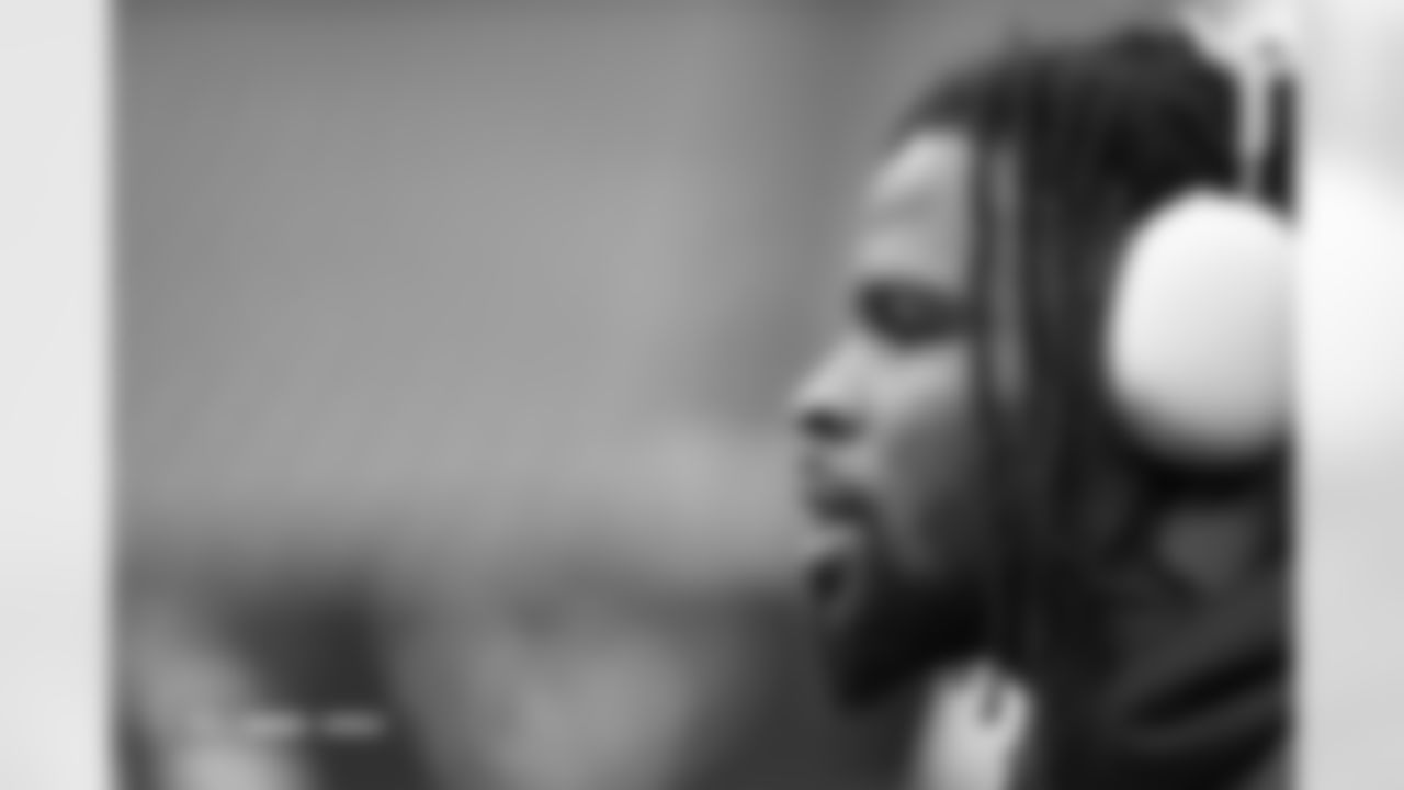 Dre Greenlaw before the Broncos' Week 9 game against the Houston Texans at NRG Stadium in Houston, Texas on November 2, 2025. Photo by Gabriel Christus / Denver Broncos