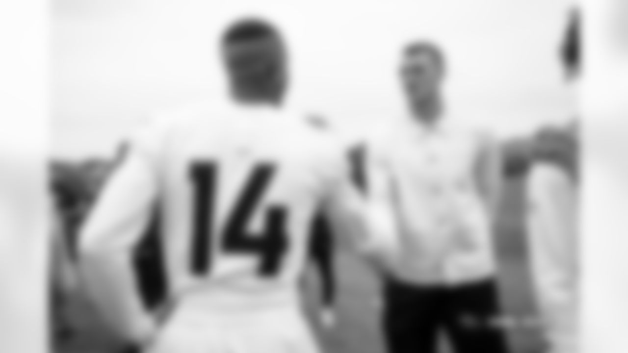 Courtland Sutton and Newcastle and England national team defender Dan Burn at practice in Ware, England on October 10, 2025. Photo by Ben Swanson / Denver Broncos