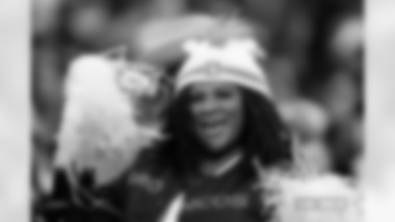 Fans cheer during the Broncos' Week 18 game against the Los Angeles Chargers at Empower Field at Mile High in Denver, Colorado on January 4, 2026. Photo by Ben Swanson / Denver Broncos