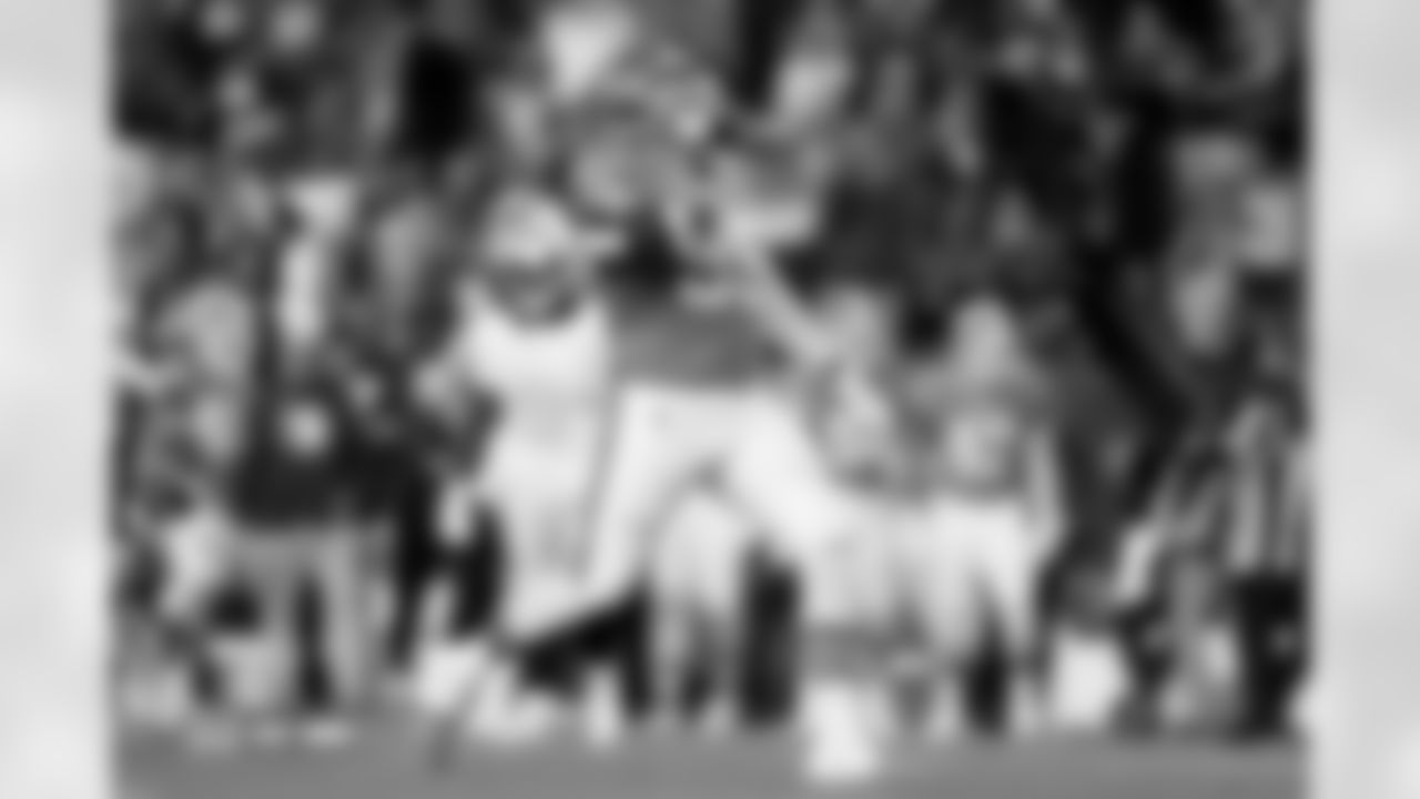 Zach Allen during the Broncos' Week 10 game against the Las Vegas Raiders at Empower Field at Mile High in Denver, Colorado on November 6, 2025. Photo by Ben Swanson / Denver Broncos