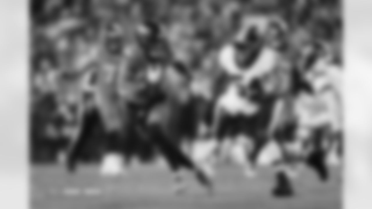 Evan Engram (1) during the Broncos' Week 13 game against the Washington Commanders at Northwest Stadium in Landover, Maryland on November 30, 2025. Photo by Ben Swanson / Denver Broncos