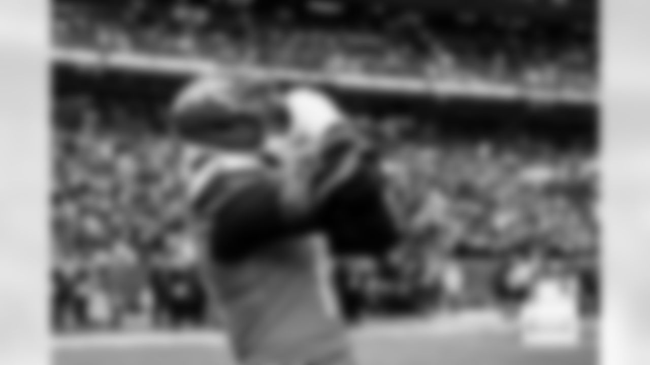 Denver Broncos linebacker Nik Bonitto (15) yells out before the AFC Championship Game between the Denver Broncos and New England Patriots at Empower Field at Mile High in Denver, Colorado on January 25, 2026. Photo by Ben Swanson / Denver Broncos