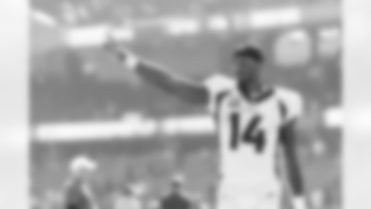 Denver Broncos wide receiver Courtland Sutton (14) waves to fans after the Broncos' Week 4 game against the Chicago Bears at Soldier Field in Chicago, Illinois on October 1, 2023. Photo by Ben Swanson / Denver Broncos