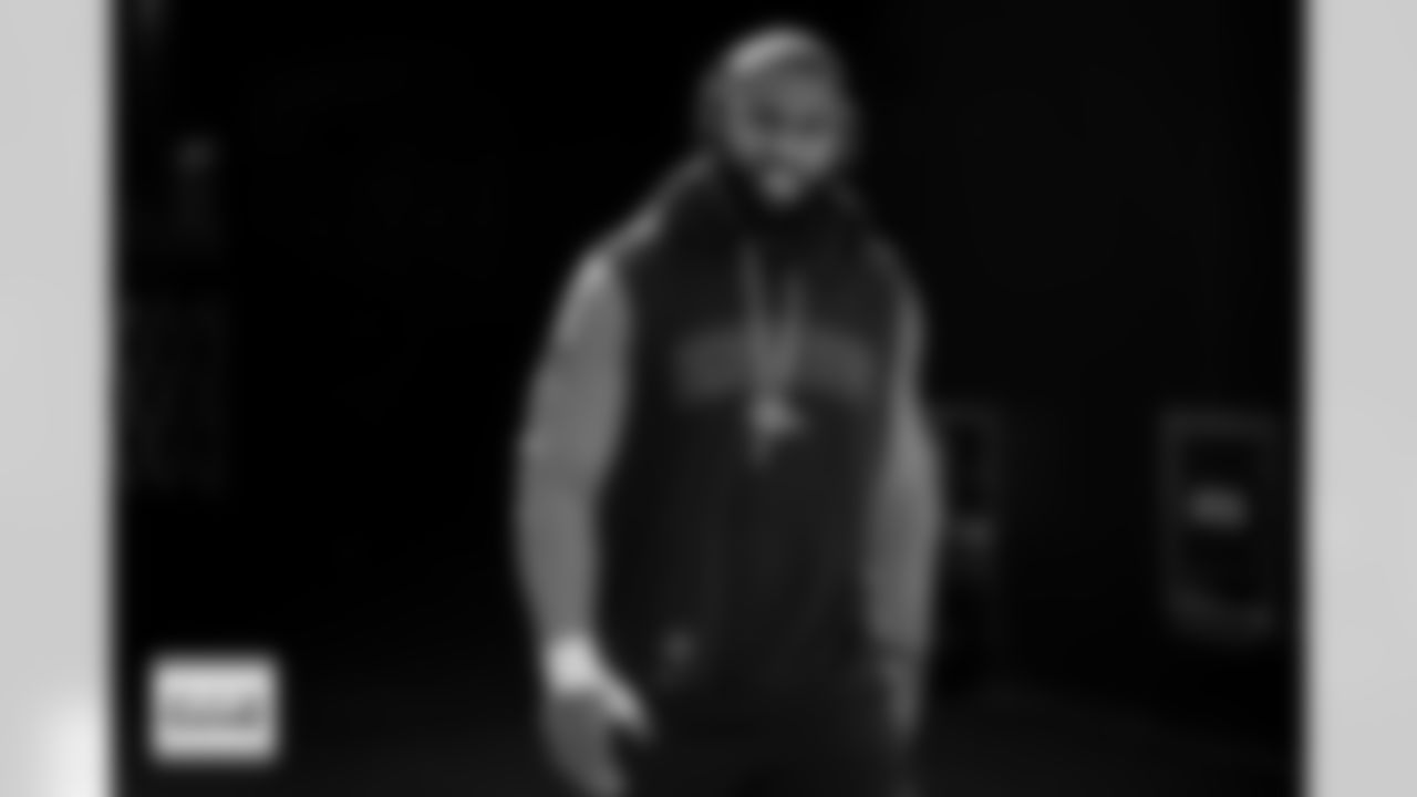 Jonathon Cooper before the Broncos' Week 5 game against the Philadelphia Eagles at Lincoln Financial Field in Philadelphia, Pennsylvania on October 5, 2025. Photo by Ben Swanson / Denver Broncos