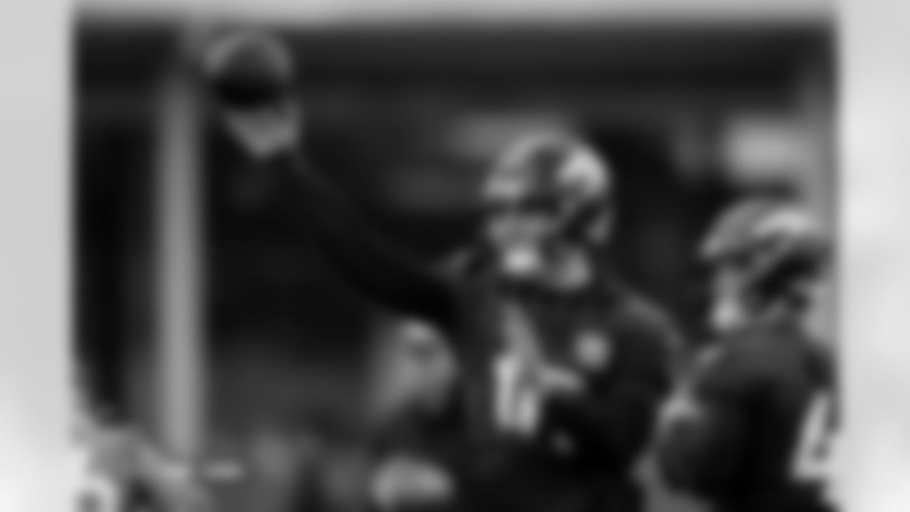 Bo Nix during practice at Broncos Park Powered by CommonSpirit in Englewood, Colorado on December 11, 2025. Photo by Ben Swanson / Denver Broncos