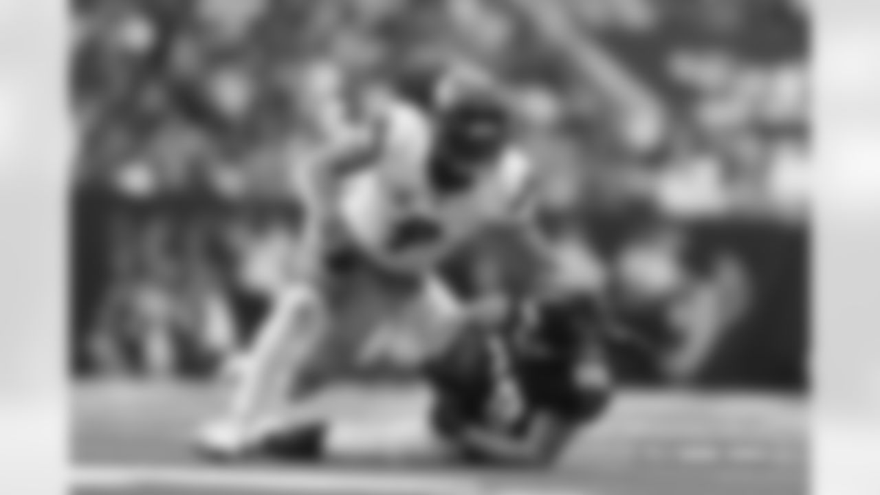 Talanoa Hufanga (9) during the Broncos' Week 9 game against the Houston Texans at NRG Stadium in Houston, Texas on November 2, 2025. Photo by Gabriel Christus / Denver Broncos