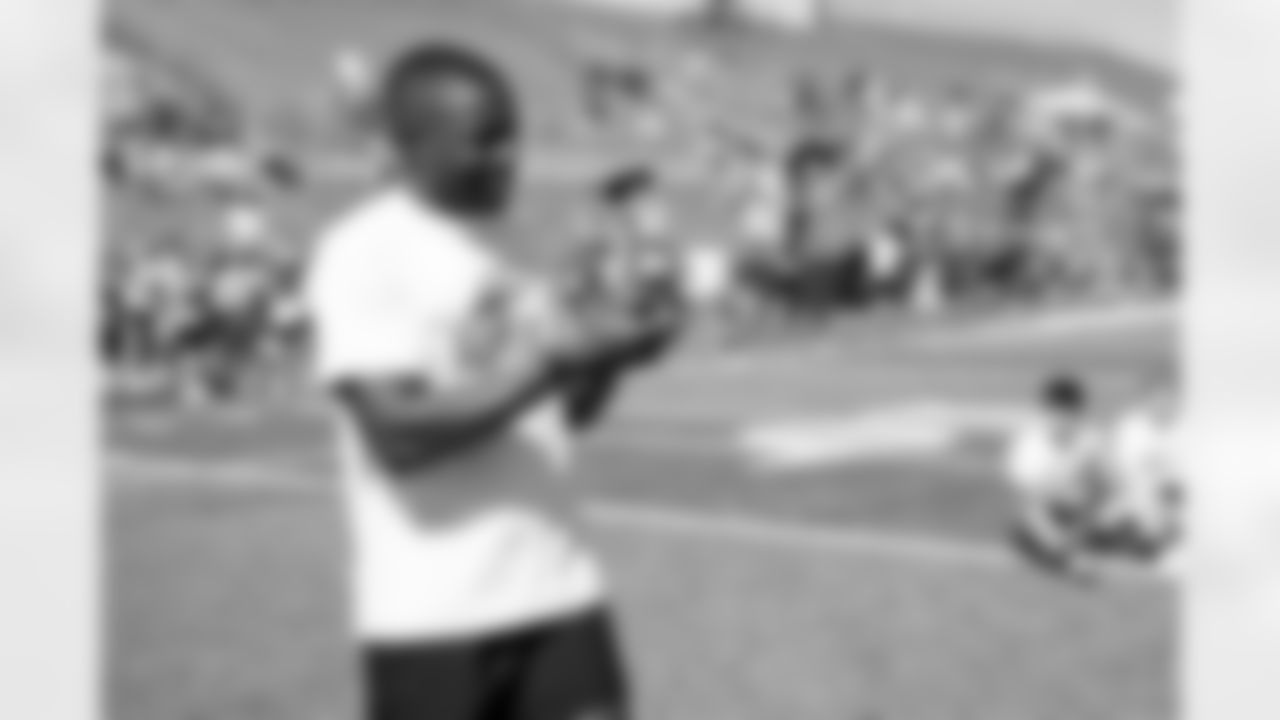 Marvin Mims Jr. hosts a youth football camp on June 21, 2025 in Loveland, Colorado. Photo by Ben Swanson / Denver Broncos