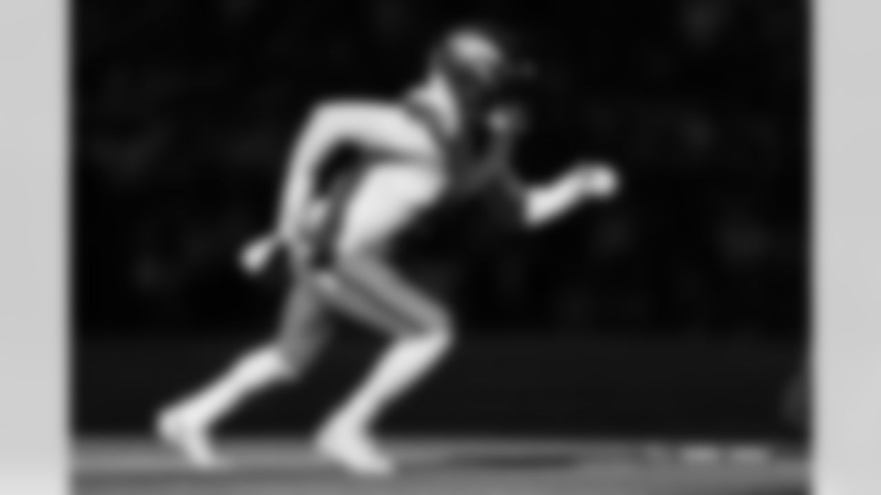 Nik Bonitto during the Broncos' Week 9 game against the Houston Texans at NRG Stadium in Houston, Texas on November 2, 2025. Photo by Ben Swanson / Denver Broncos