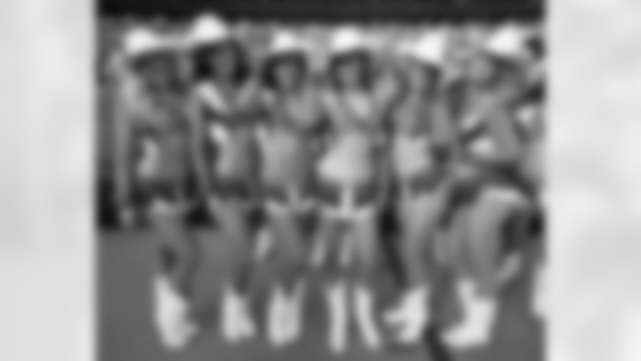 during the Broncos' Week 18 game against the Los Angeles Chargers at Empower Field at Mile High in Denver, Colorado on January 4, 2026. Photo by Adam Bratten / Denver Broncos