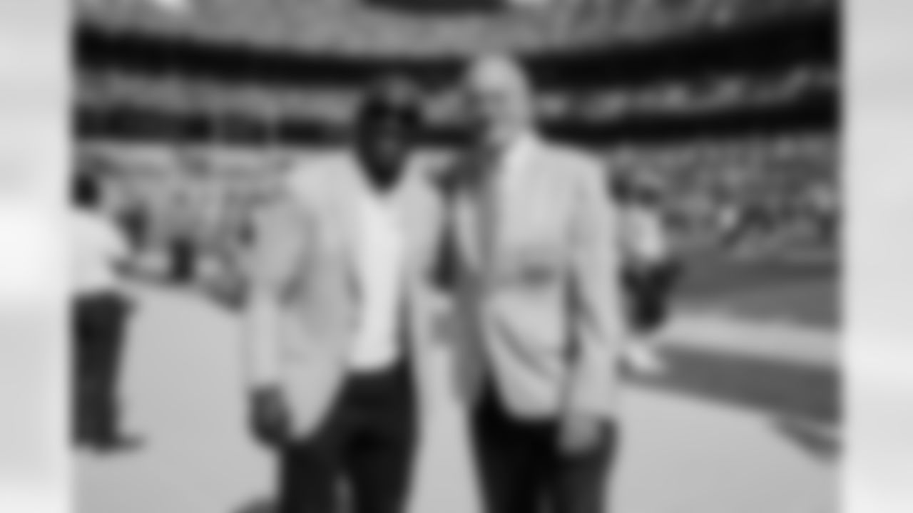 Terrell Davis and Randy Gradishar before the Broncos' Week 5 game against the Las Vegas Raiders at Empower Field at Mile High in Denver, Colorado on October 6, 2024. Photo by Ben Swanson / Denver Broncos