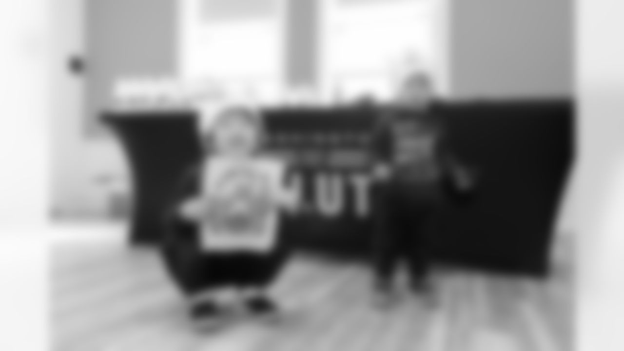 during a visit with military families on Saturday, November 29, 2025 at USO Warrior and Family Center in Fort Belvoir, Virginia.
Photo by Gabriel Christus / Denver Broncos