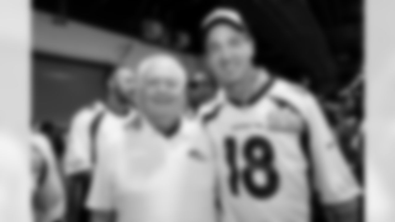 Wade Phillips and Peyton Manning during the Broncos' Week 7 game against the New York Giants at Empower Field at Mile High in Denver, Colorado on October 19, 2025. Photo by Ben Swanson / Denver Broncos