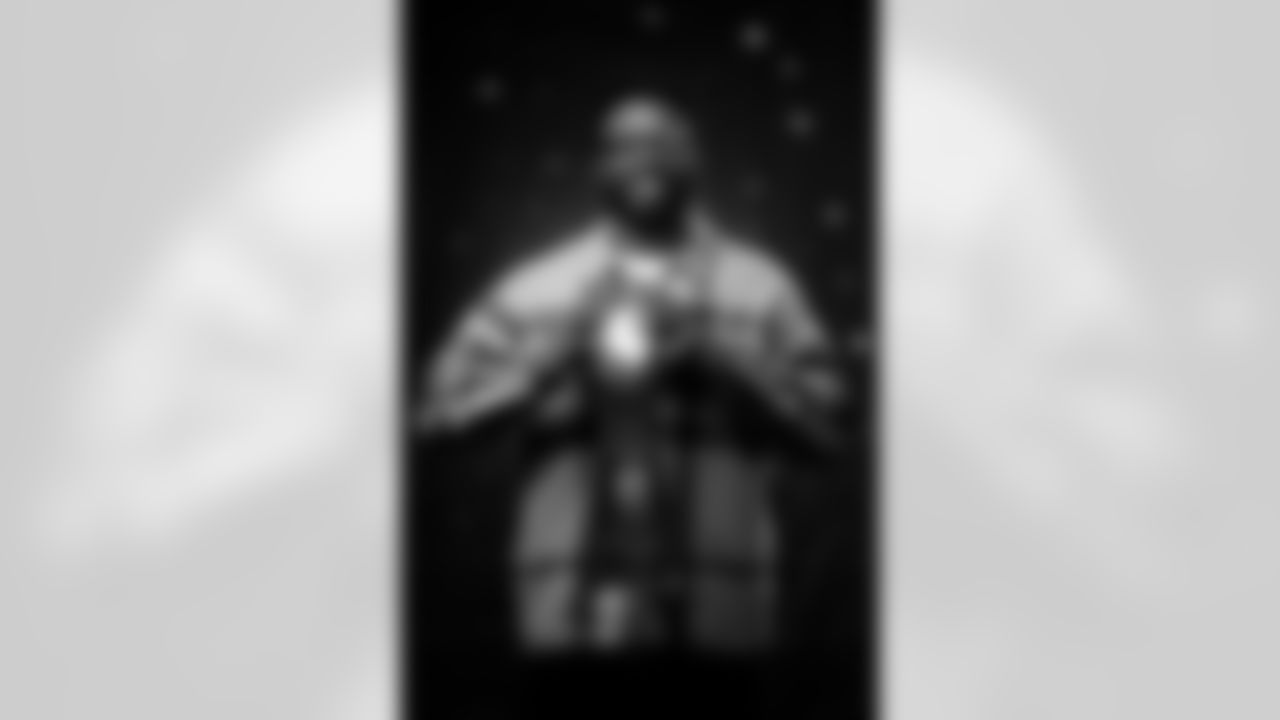 Lerentee McCray poses for a portrait at the 2025 Alumni Weekend Reception on October 18, 2025. Photo by Ben Swanson / Denver Broncos