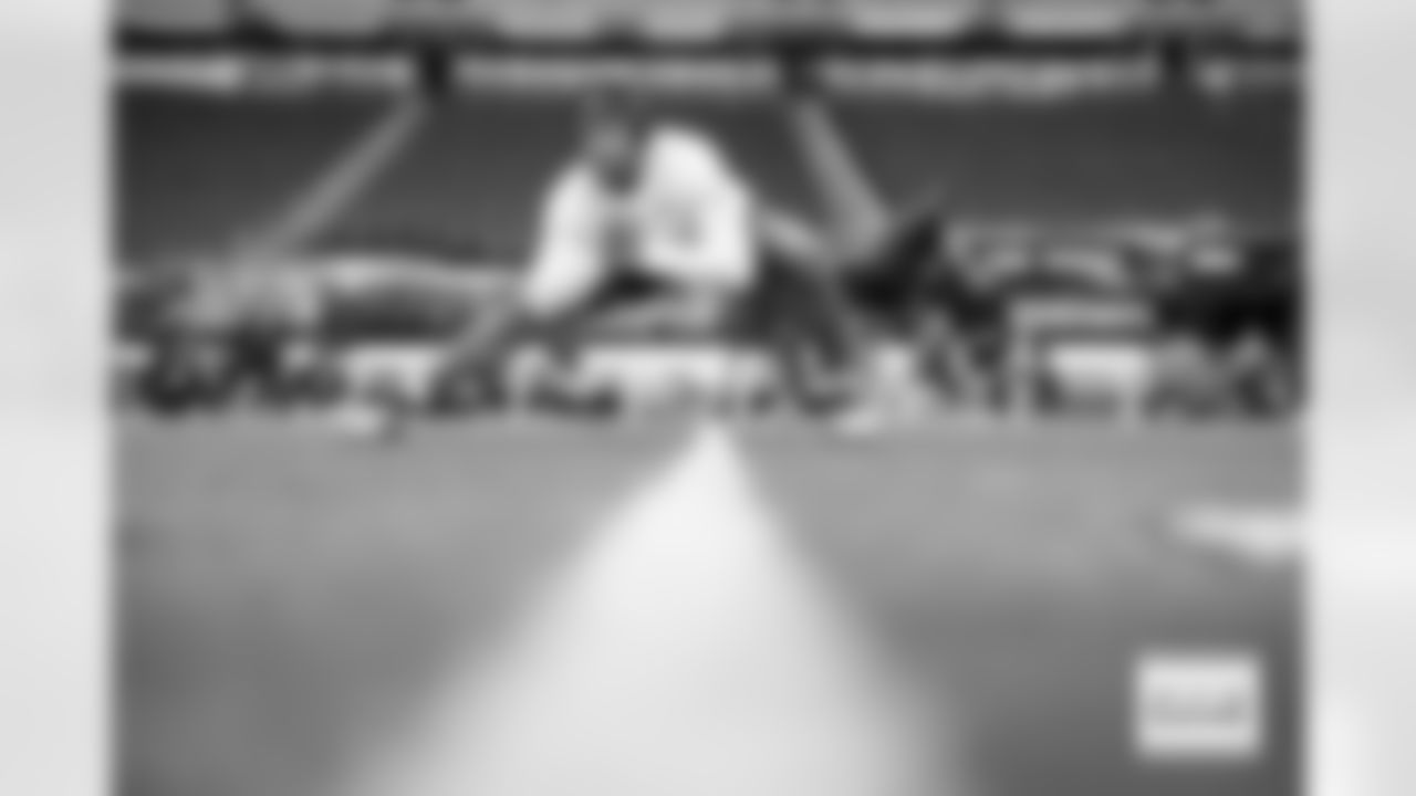 Denver Broncos wide receiver Courtland Sutton warms up before the Broncos' Week 14 game against the Las Vegas Raiders at Allegiant Stadium in Las Vegas, Nevada on December 7, 2025. Photo by Gabriel Christus / Denver Broncos