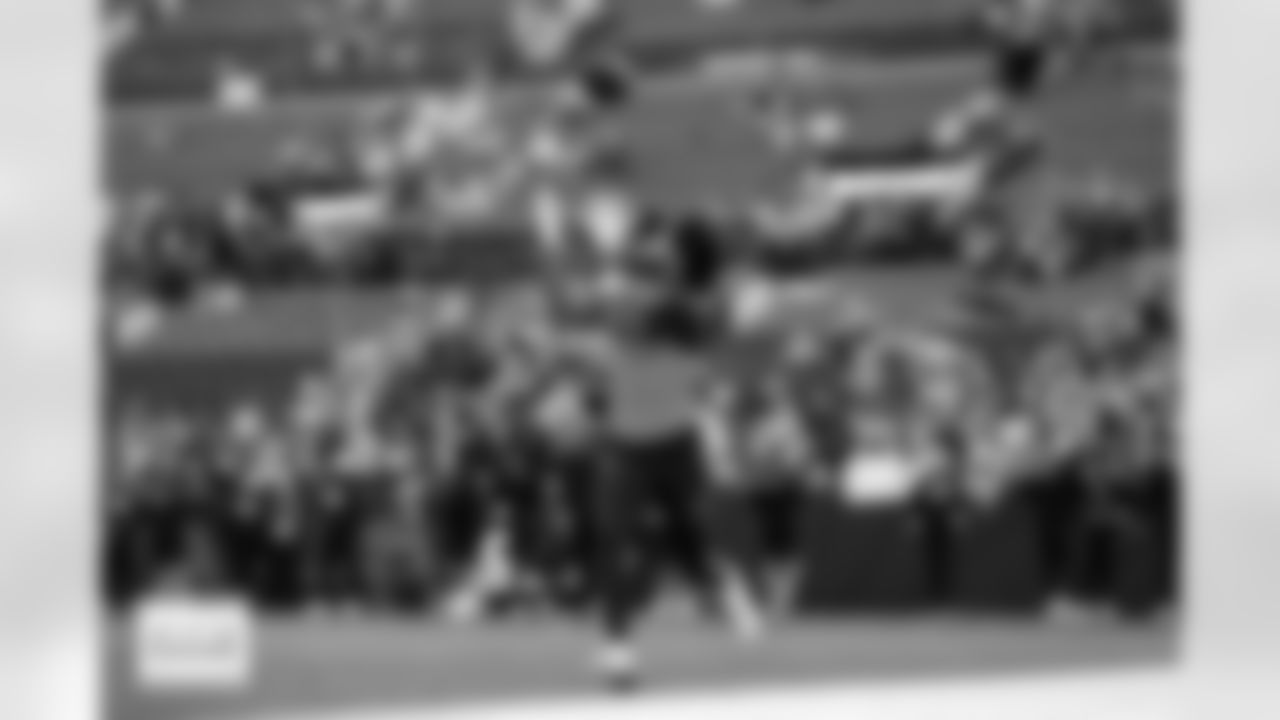 Troy Franklin warms up before the Broncos' Week 16 game against the Jacksonville Jaguars at Empower Field at Mile High in Denver, Colorado on December 21, 2025. Photo by Ben Swanson / Denver Broncos