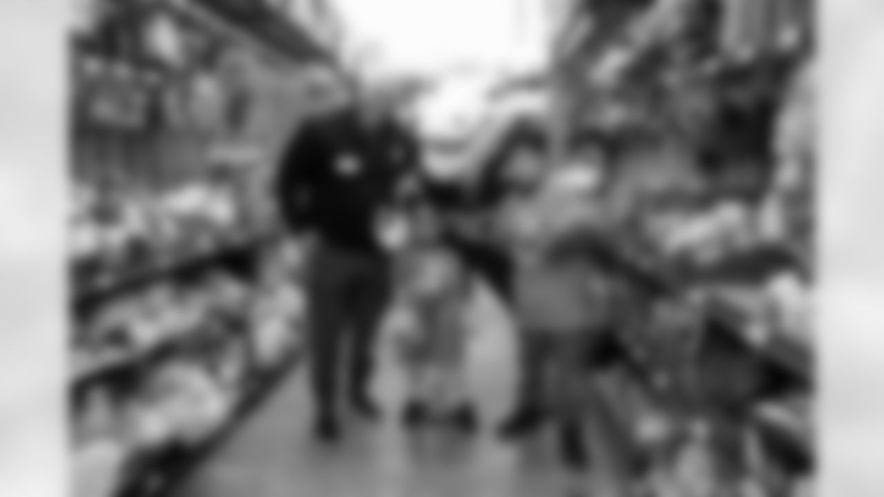 Denver Broncos Alumni helped kids from the Boys & Girls Club shop for Christmas during a Shop with a Jock event on Thursday, December 4, 2025 in Aurora, Colorado.
Photo by Gabriel Christus / Denver Broncos