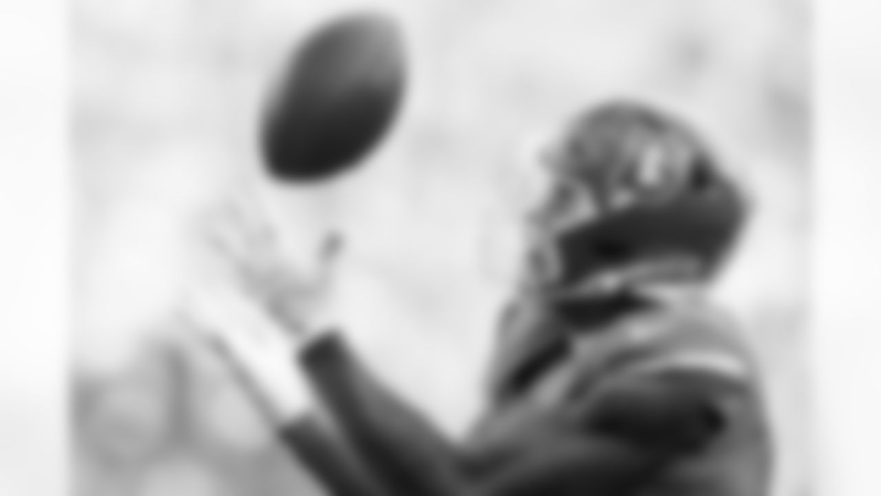 Denver Broncos wide receiver Courtland Sutton (14) makes a catch during the Broncos' Week 8 game against the Dallas Cowboys at Empower Field at Mile High in Denver, Colorado on October 26, 2025. Photo by Gavin Liddell / Denver Broncos