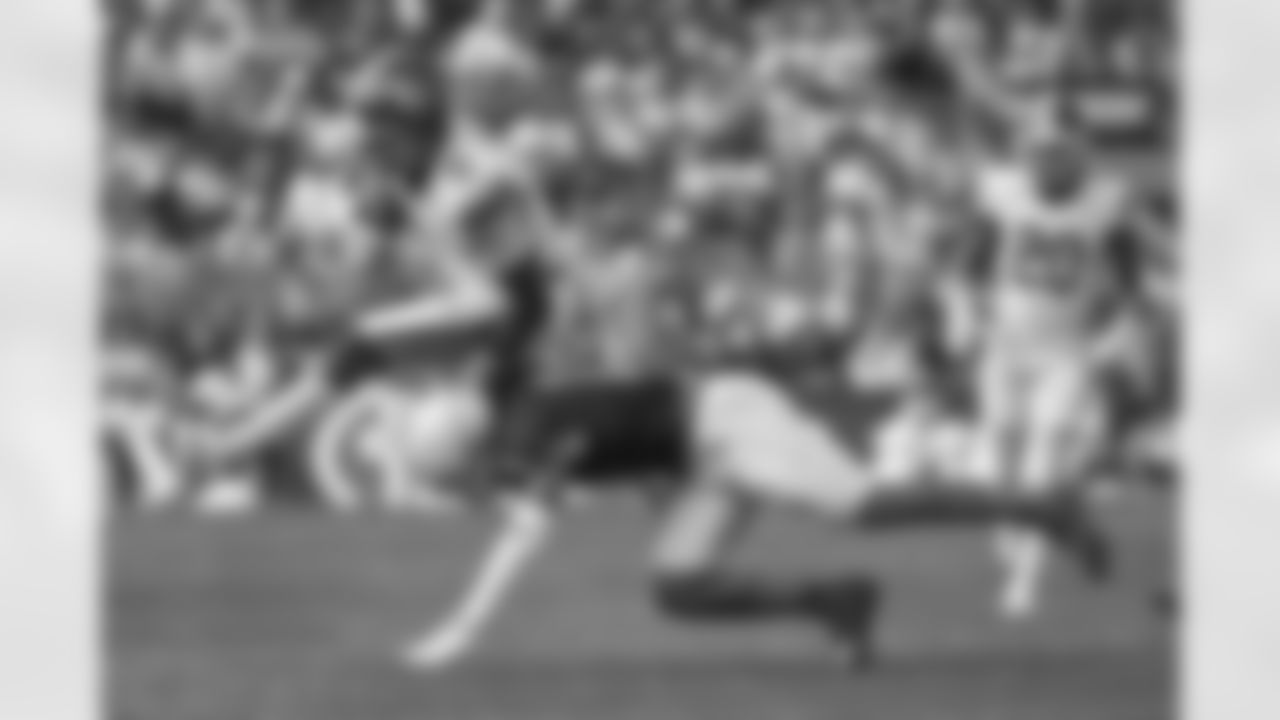 "He faced only two ranked opponents in Penn State and Texas A&M — and he dominated both (19-282-2). Fannin is a big-time athlete who is going to be a hot name rising up the board for the next two months." [Jason McIntyre, FOX Sports, Feb. 28] (AP Photo/Barry Reeger)