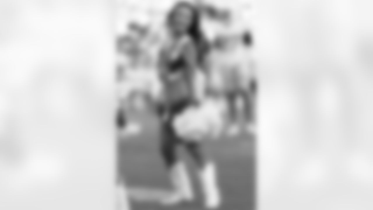 during the Broncos' Week 18 game against the Los Angeles Chargers at Empower Field at Mile High in Denver, Colorado on January 4, 2026. Photo by Adam Bratten / Denver Broncos