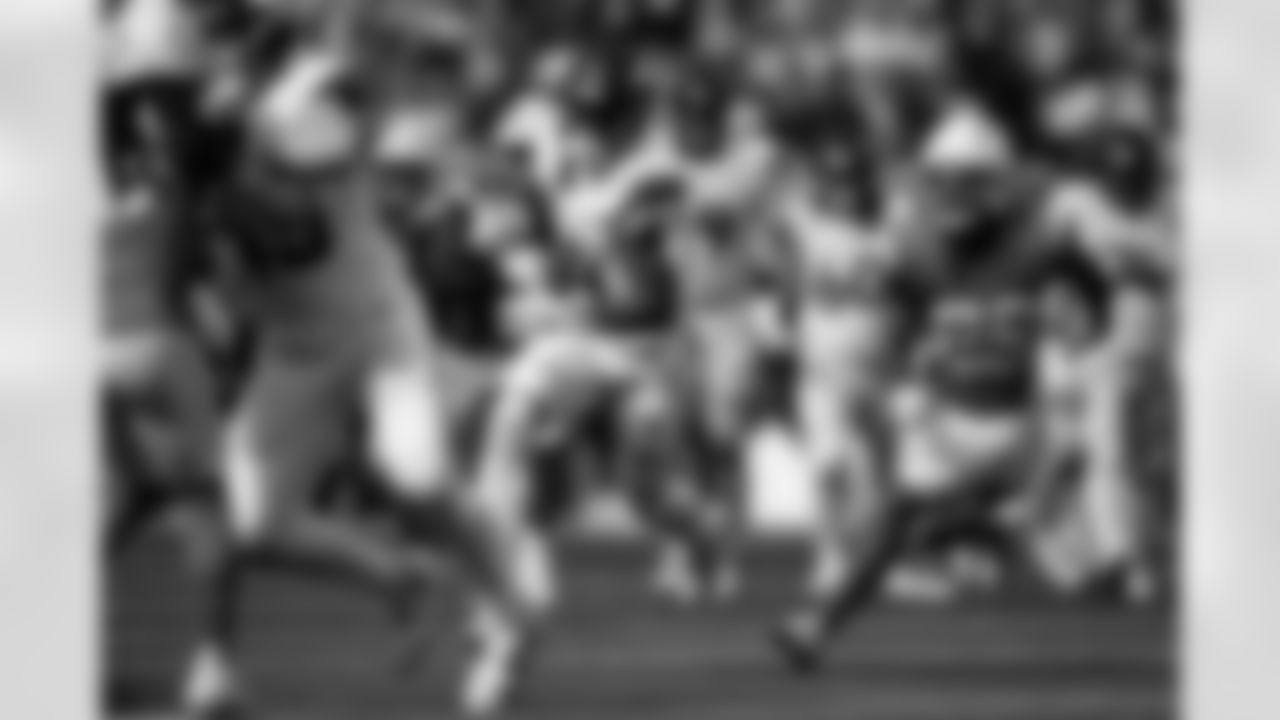 Denver Broncos wide receiver Courtland Sutton (14) runs with the ball after a reception during the Broncos' Week 3 game against the Los Angeles Chargers at SoFi Stadium in Inglewood, California on September 21, 2025. Photo by Ben Swanson / Denver Broncos