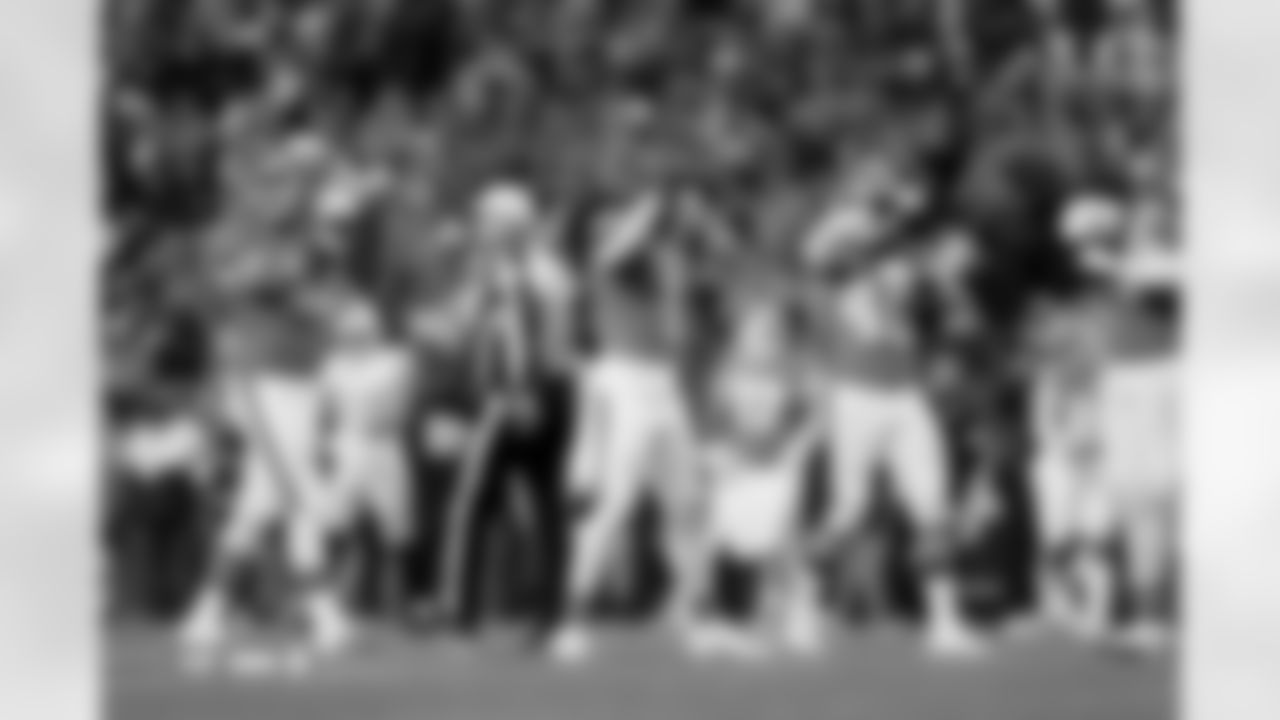 Talanoa Hufanga during the Broncos' Week 10 game against the Las Vegas Raiders at Empower Field at Mile High in Denver, Colorado on November 6, 2025. Photo by Ben Swanson / Denver Broncos