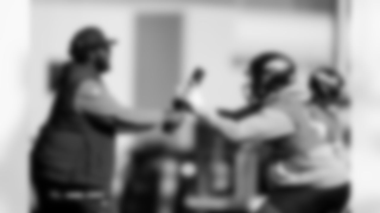 Eyioma Uwazurike during practice at Broncos Park Powered by CommonSpirit in Englewood, Colorado on October 30, 2025. Photo by Gabriel Christus / Denver Broncos