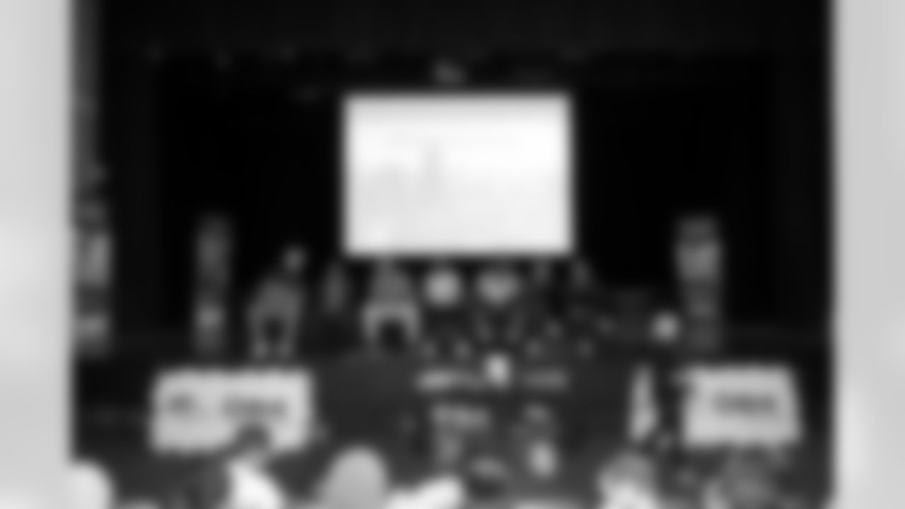 Denver Broncos alumni, cheer and players participated in ENT Adventures in Realiity on Tuesday, December 9, 2025 at Manual High School in Denver, Colorado.
Photo by Gabriel Christus / Denver Broncos