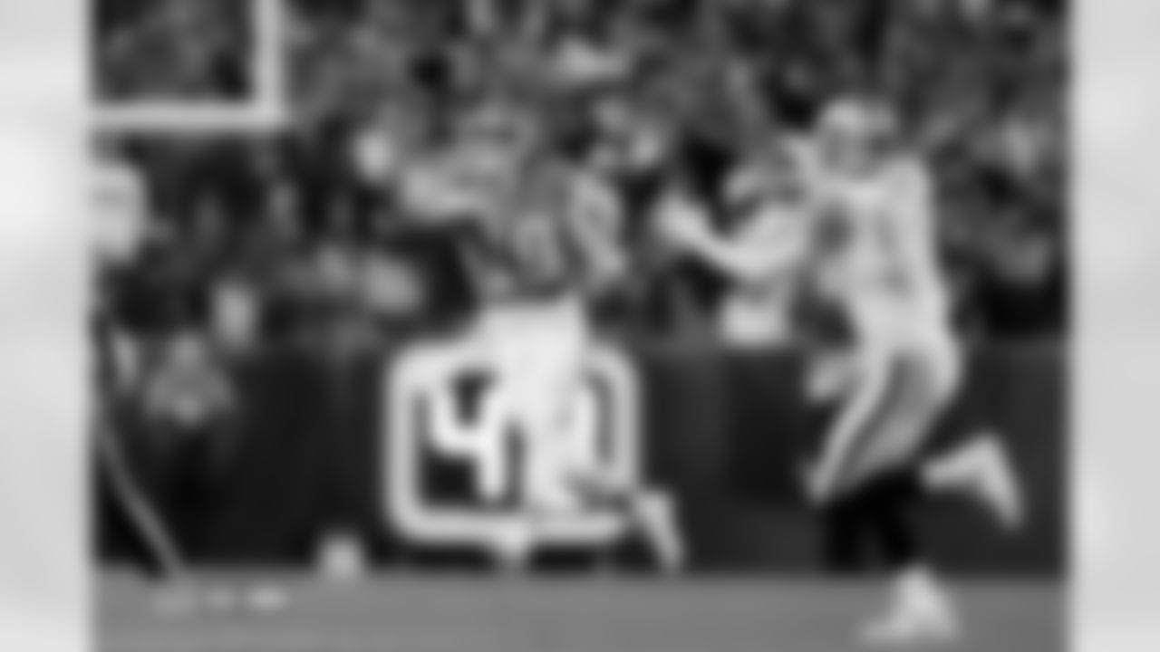 Bo Nix (10) before the Broncos' Week 10 game against the Las Vegas Raiders at Empower Field at Mile High in Denver, Colorado on November 6, 2025. Photo by Gabriel Christus / Denver Broncos