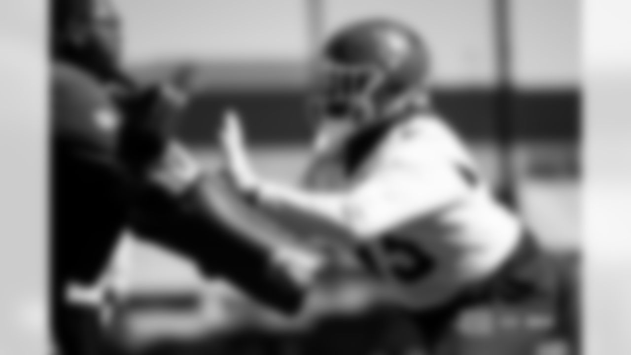 D.J. Jones during practice at Broncos Park Powered by CommonSpirit in Englewood, Colorado on October 3, 2024. Photo by Ben Swanson / Denver Broncos