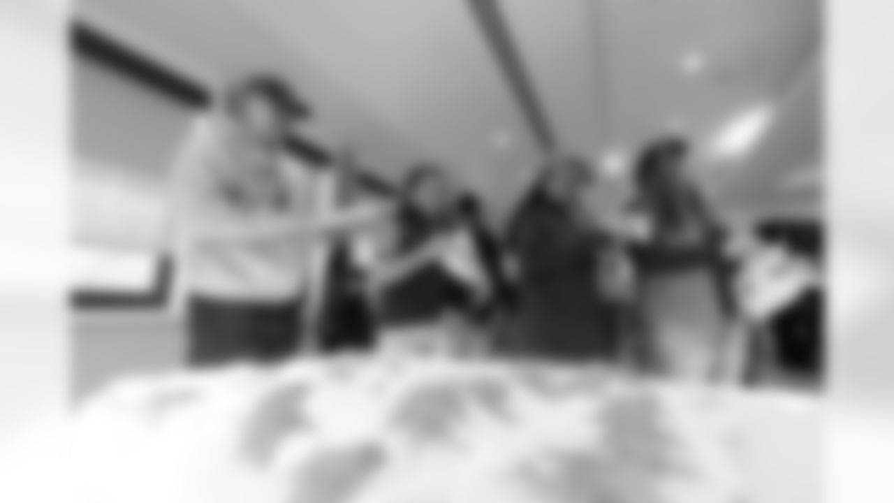 during a visit with military families on Saturday, November 29, 2025 at USO Warrior and Family Center in Fort Belvoir, Virginia.
Photo by Gabriel Christus / Denver Broncos