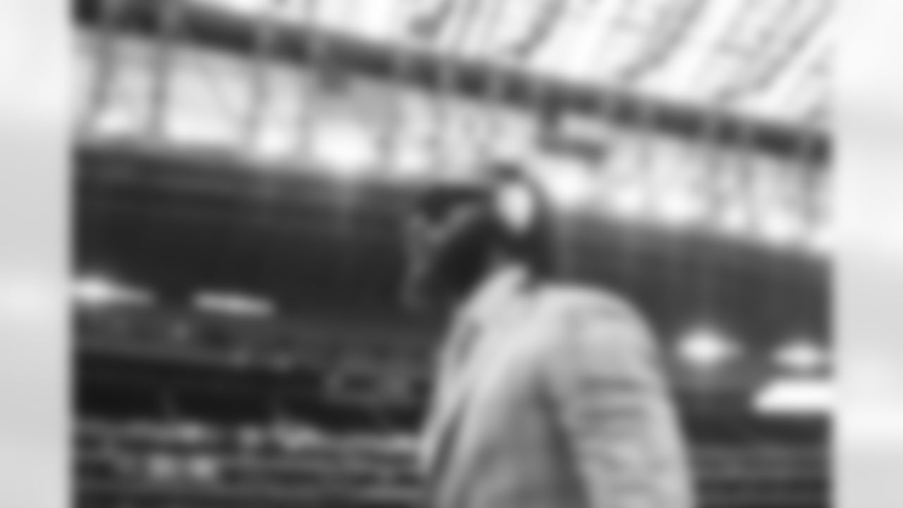 Baron Browning before the Broncos' Week 13 game against the Houston Texans at NRG Stadium in Houston, Texas on December 3, 2023. Photo by Ben Swanson / Denver Broncos